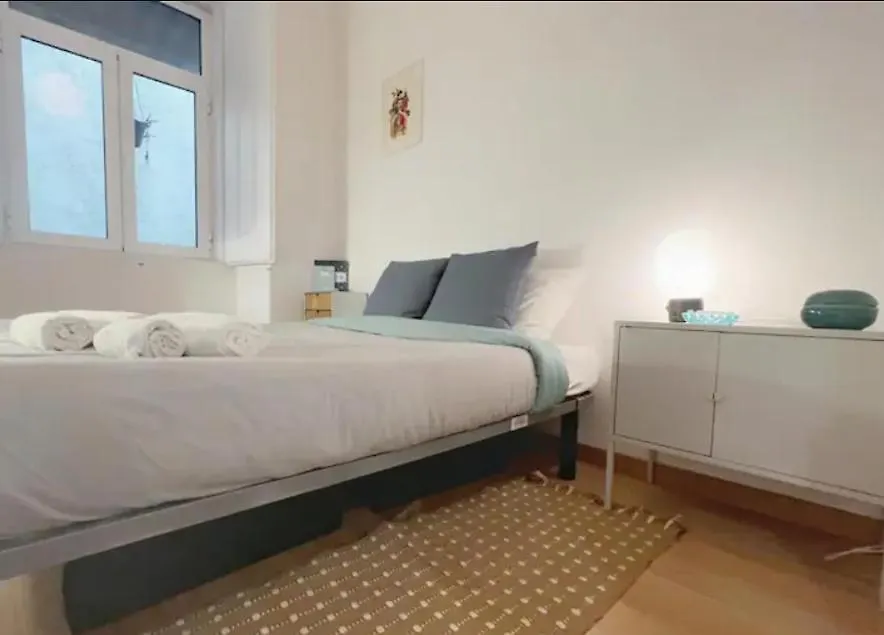 Vintage Terrace With Terrace By Homeful Homes 리스본 아파트